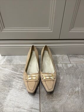Tod's Beige Pointed-Toe Slip-On Flats with Harring Bone Buckle